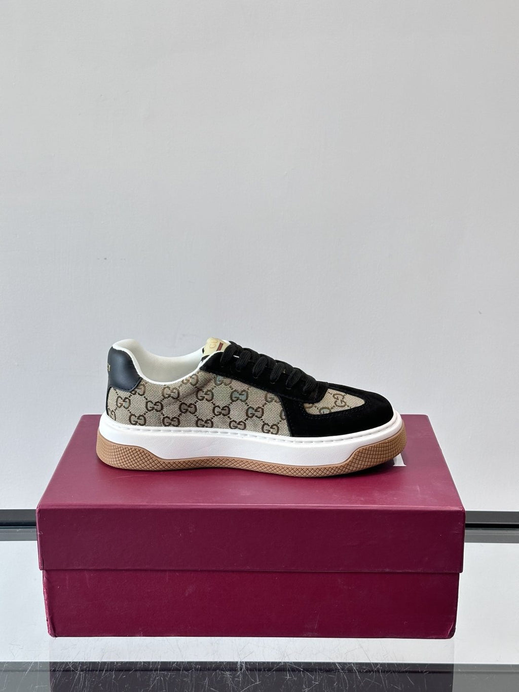 Gucci Men's Black Beige Web Stripe Sneakers
