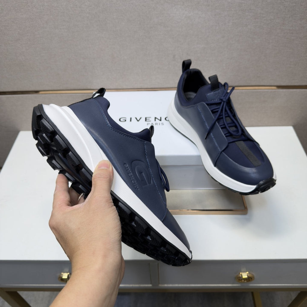 Givenchy Men's Navy Blue Low-Top Sneakers