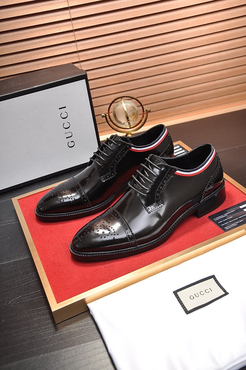 Gucci Men's Black Burgundy Trim Lace-Up Dress Shoes