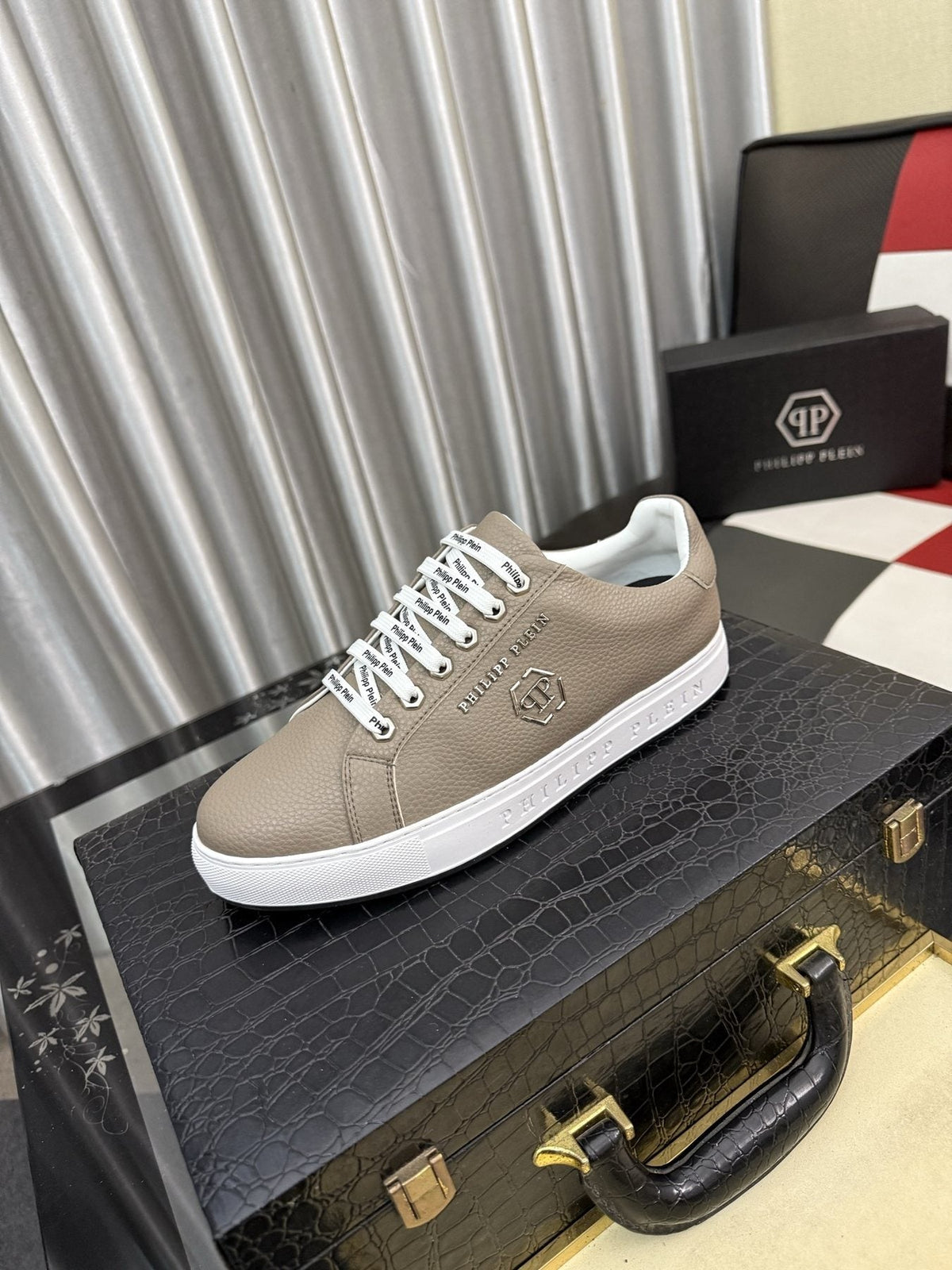 Philipp Plein Lace-Up Low-Top Sneakers